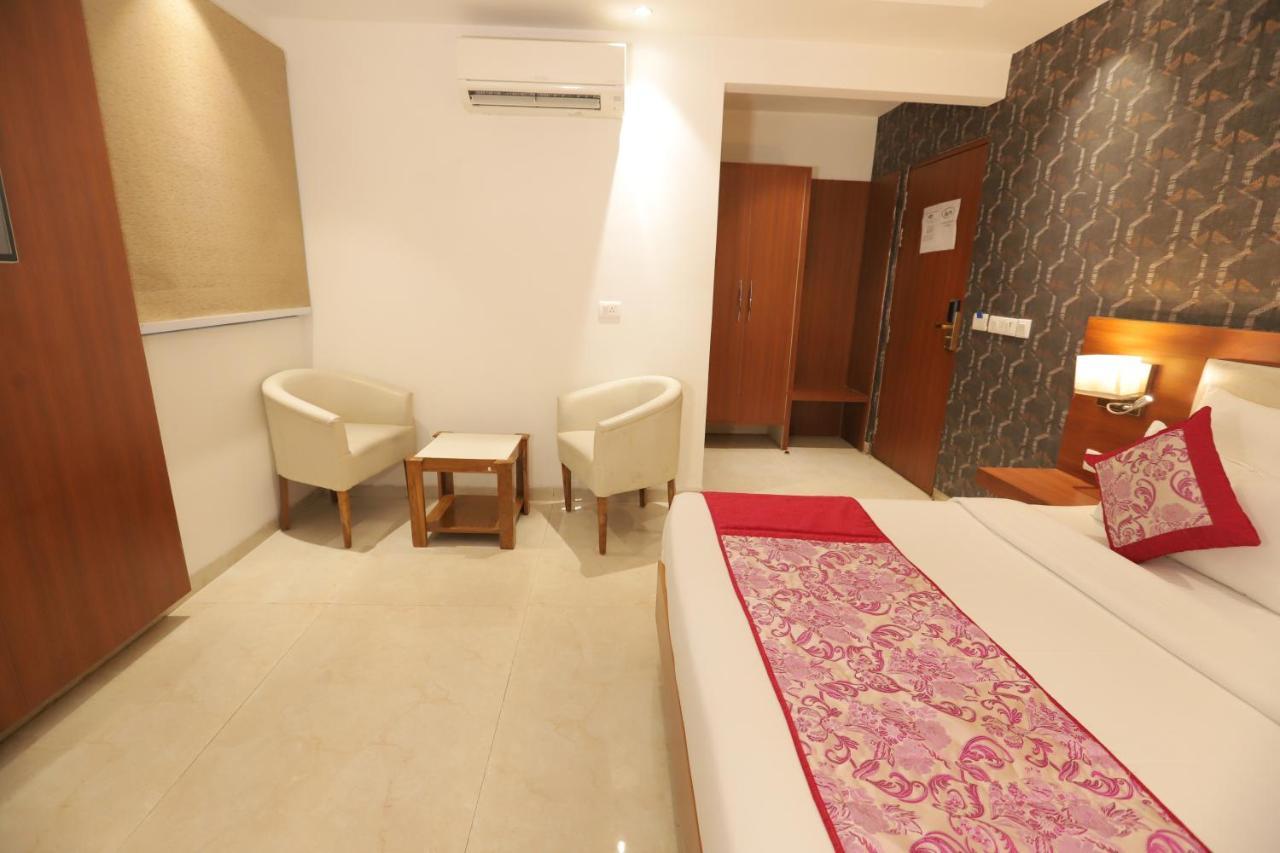 Nh Skye Suites นิวเดลี ภายนอก รูปภาพ