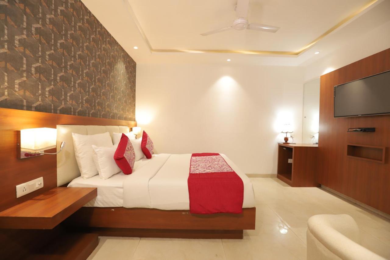 Nh Skye Suites นิวเดลี ภายนอก รูปภาพ