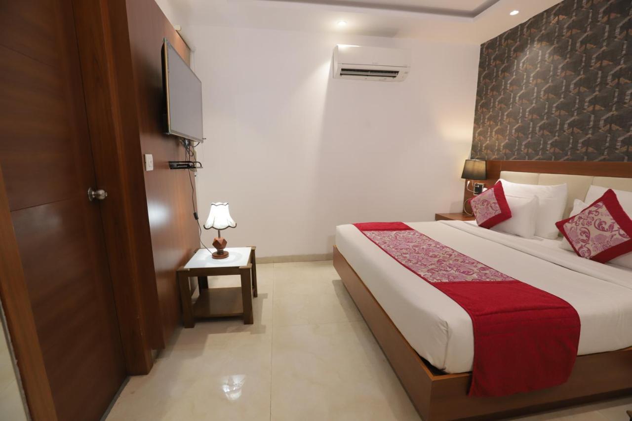 Nh Skye Suites นิวเดลี ภายนอก รูปภาพ