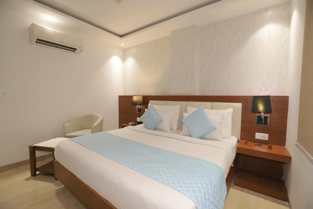 Nh Skye Suites นิวเดลี ภายนอก รูปภาพ
