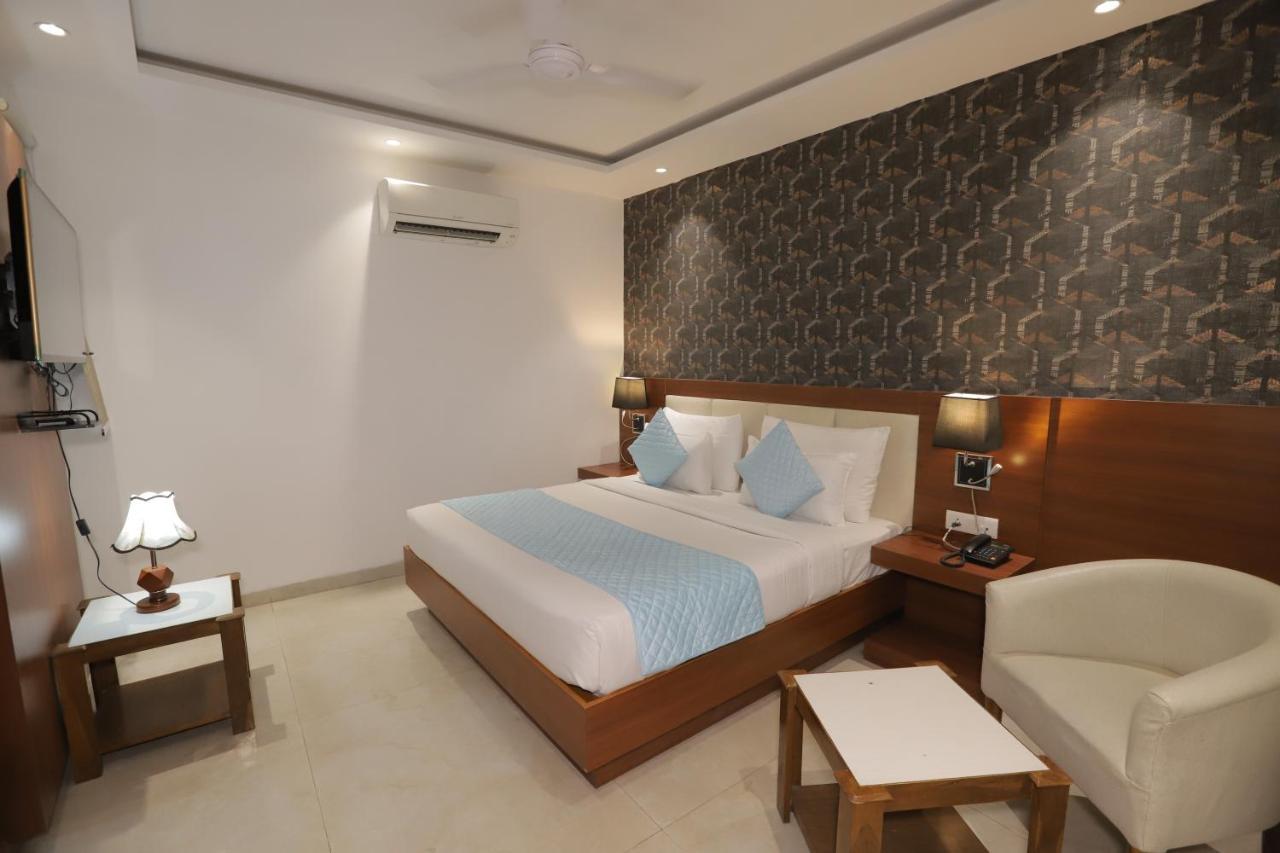 Nh Skye Suites นิวเดลี ภายนอก รูปภาพ