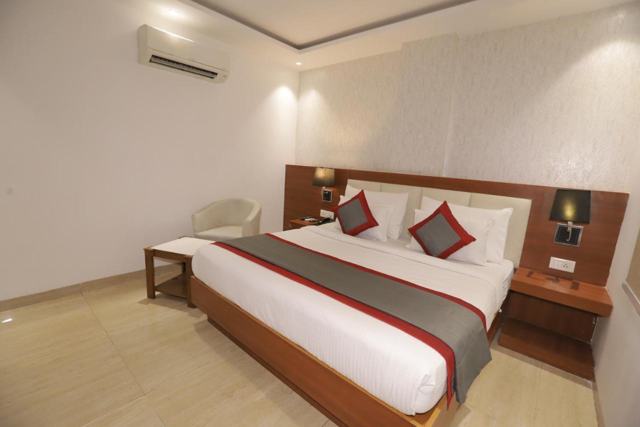 Nh Skye Suites นิวเดลี ภายนอก รูปภาพ