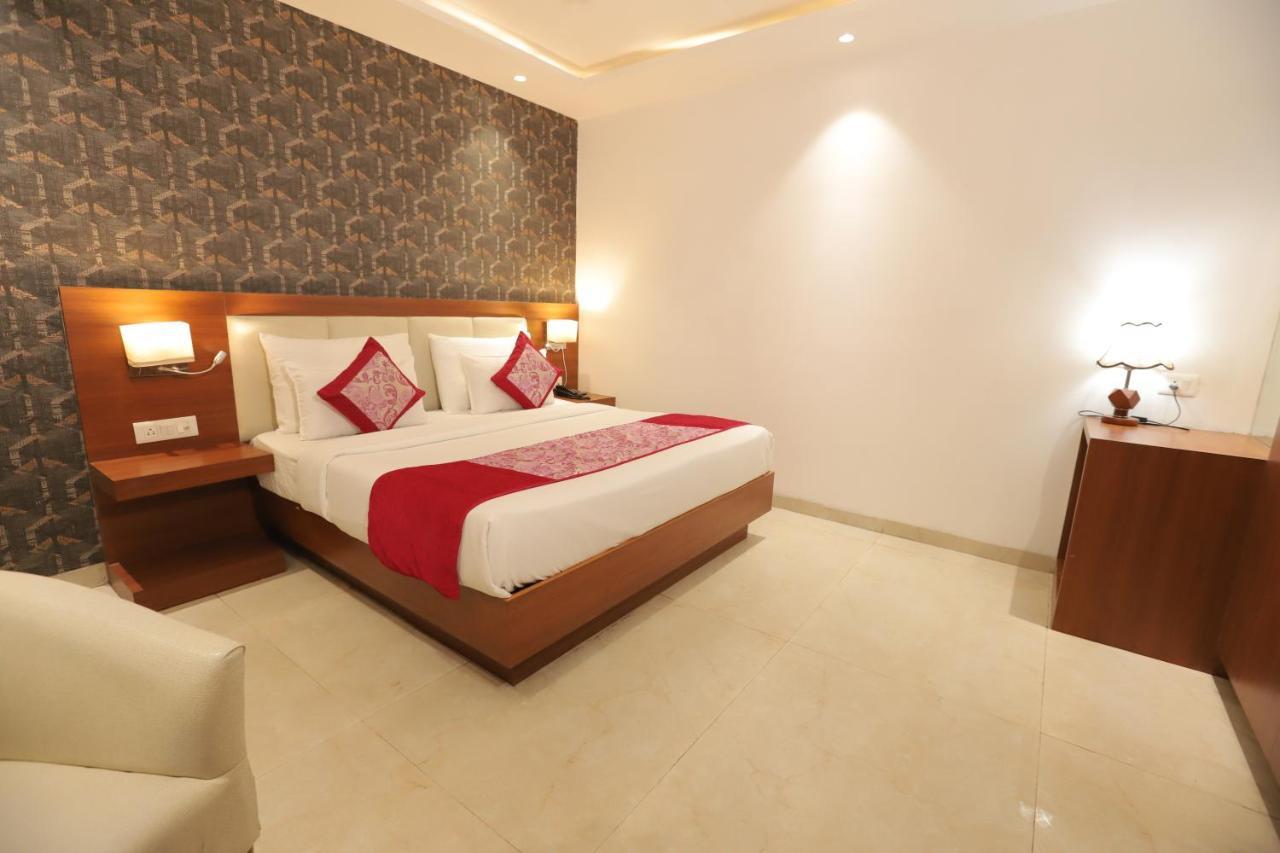 Nh Skye Suites นิวเดลี ภายนอก รูปภาพ