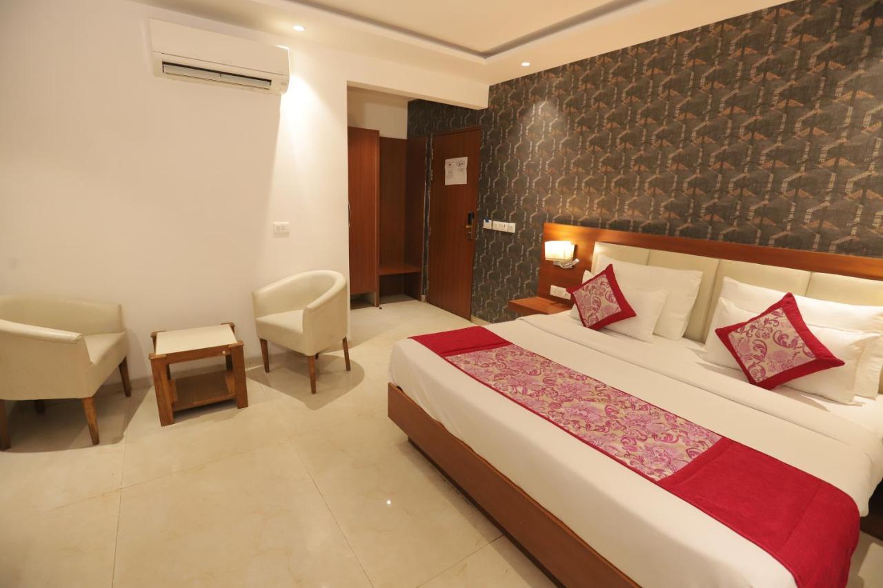 Nh Skye Suites นิวเดลี ภายนอก รูปภาพ